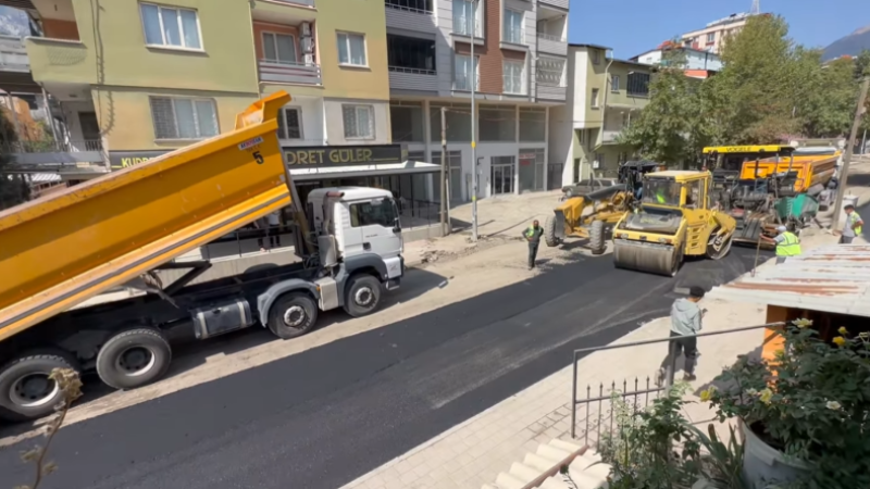 Asfalt Çalışmaları İnönü Caddesinde Devam Ediyor