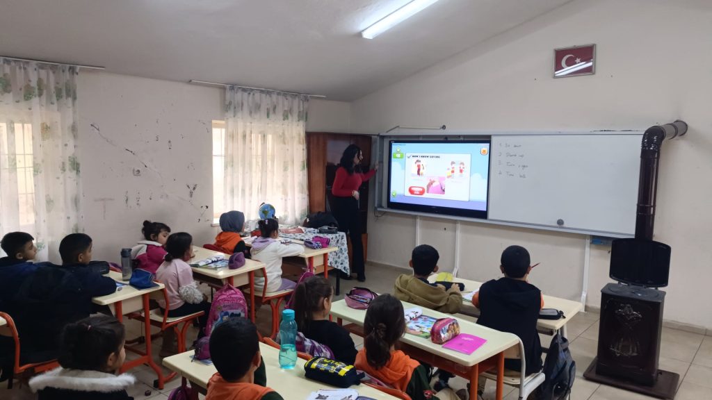 Pozantı’daki Okullar Teknoloji ile Donatıldı