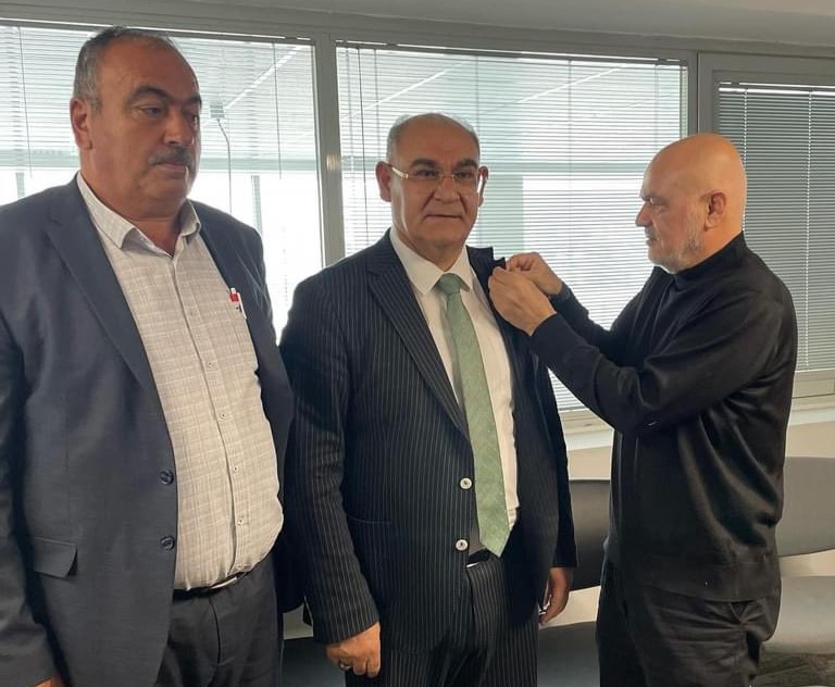 Başkan Mustafa Çay, MHP’den İstifa Ederek Yeniden Refah Partisi Rozeti Taktı