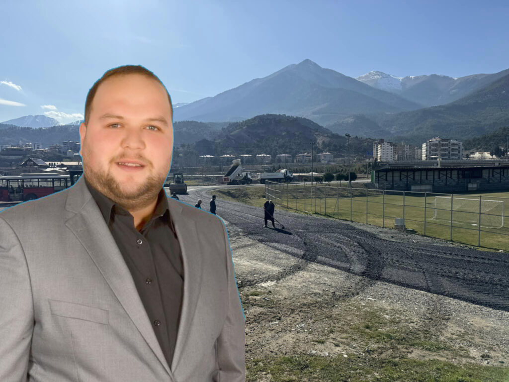 Meclis Üyesi Seçilmeden Mahallesine Hizmet Getirdi