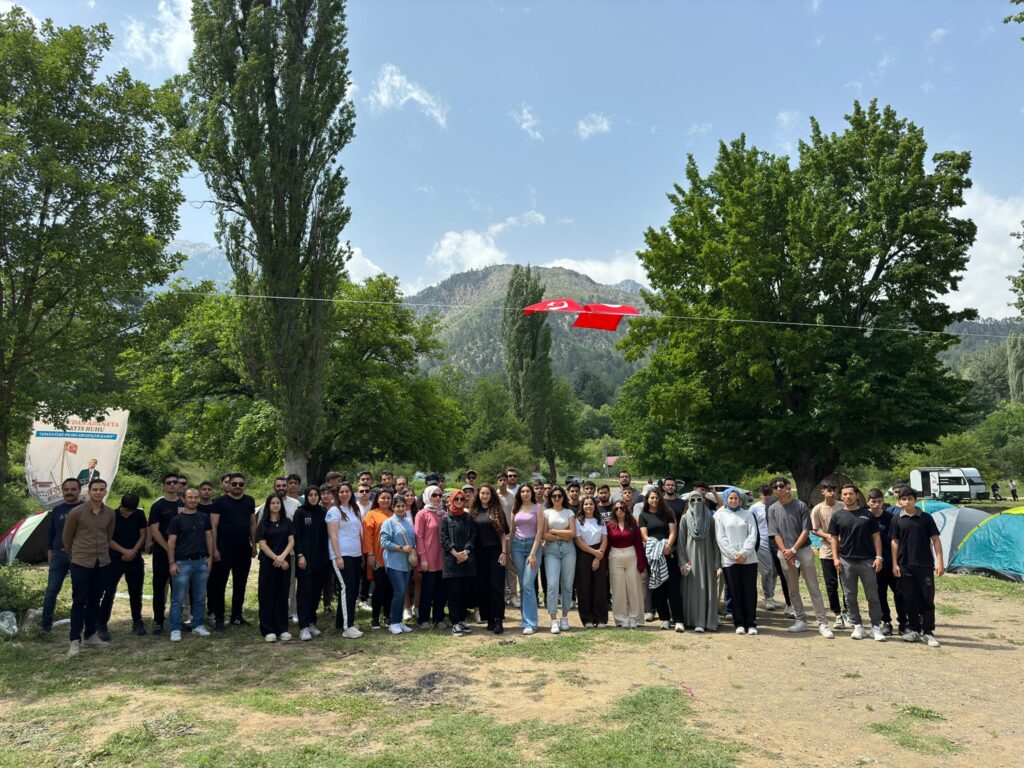 Adana Ülkü Ocakları Belemedik’te Gençlik Kampı Kurdu