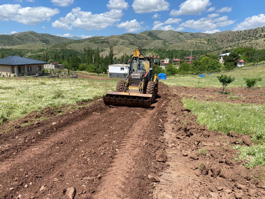 Pozantı Belediye Ekipleri Kolları Sıvadı