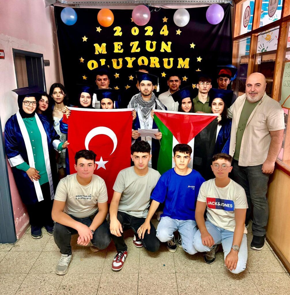 Anadolu Lisesinden Anlamlı Mezuniyet Töreni
