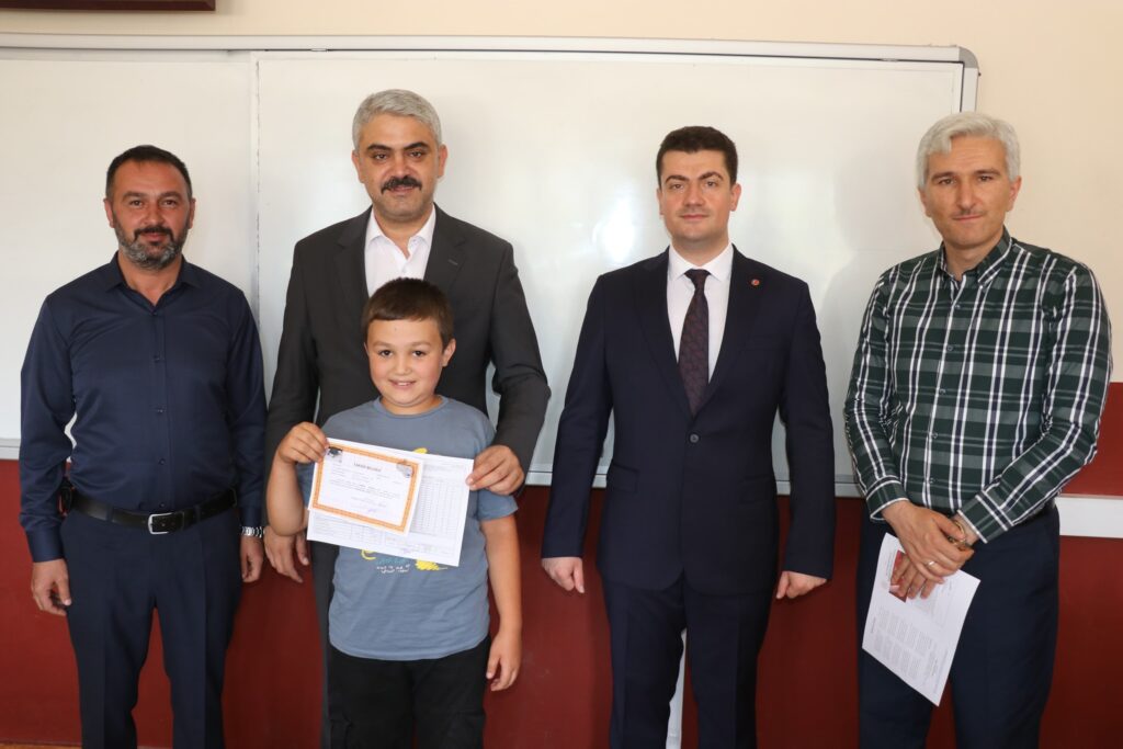 Pozantı’da Karne Heyecanı: 2023-2024 Eğitim-Öğretim Dönemi Sona Erdi