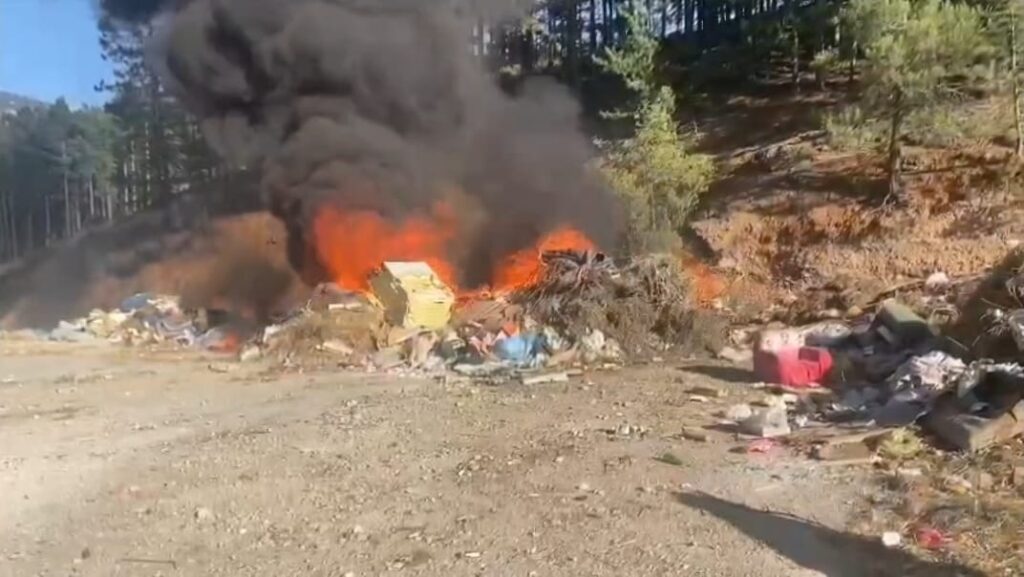 Pozantı Çöp Toplama Alanında Yangın Çıktı