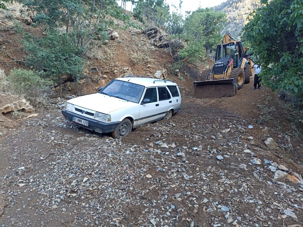 Yağmur Yağdı Yolları Sel Bastı