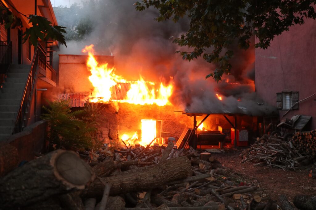 Karadeniz Ekmek Fırınında Yangın Çıktı
