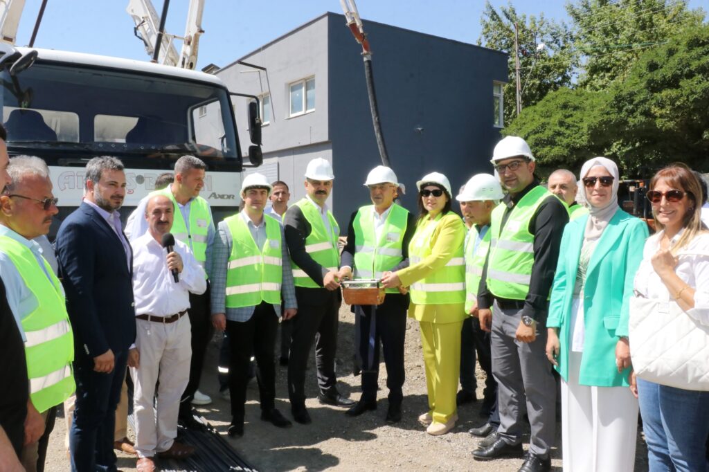 Pozantı’da Kapalı Semt Pazarı İçin Temel Atma Töreni Gerçekleştirildi
