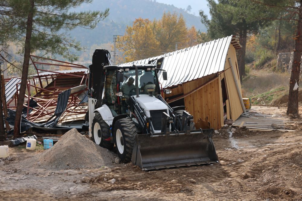 Başkan Avan ‘Pozantı’da Orman Katliamına ve Kaçak Yapılaşmaya’ Dur Dedi