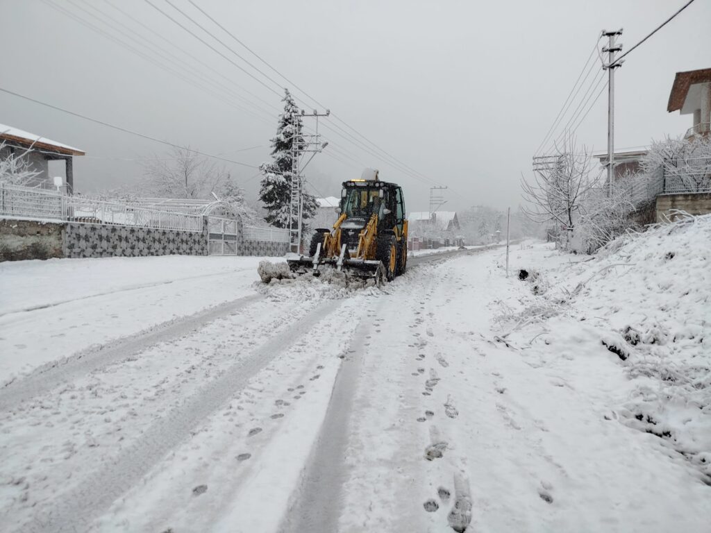Pozantı ilçesinin yüksek kesimleri karla kaplandı