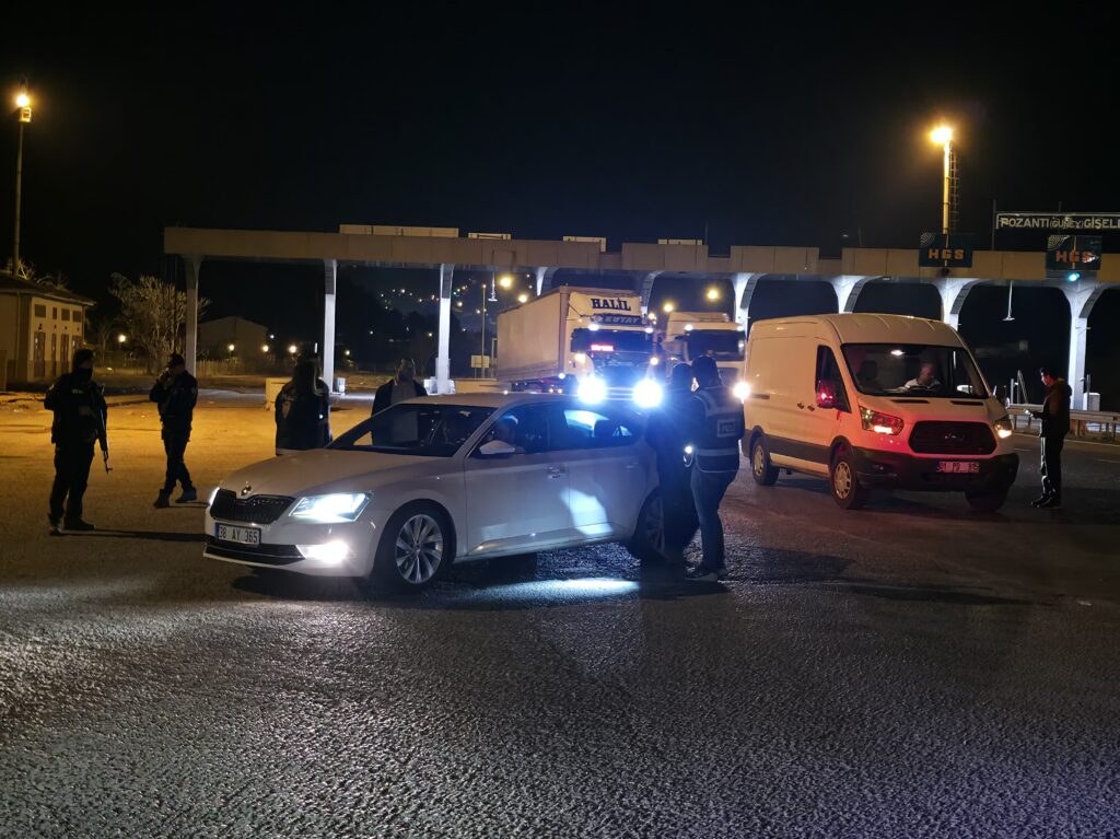 Pozantı İlçe Emniyet Müdürlüğü’nden Gece Denetimi