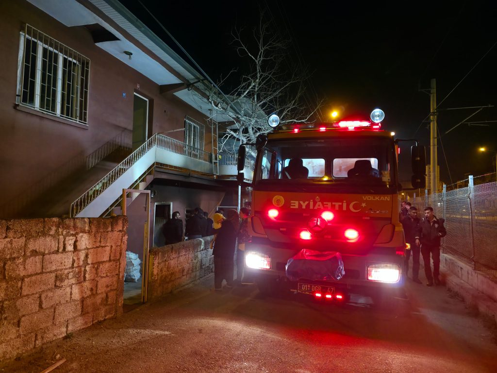 Pozantı’da Ev Yangını Son Anda Söndürüldü