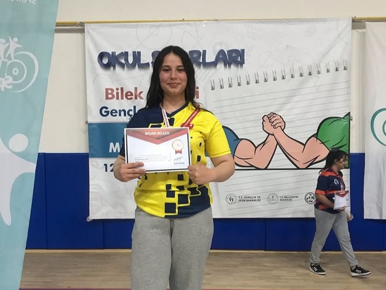 Pozantılı Bilek Güreşi Sporcuları Türkiye Şampiyonası Yolcusu
