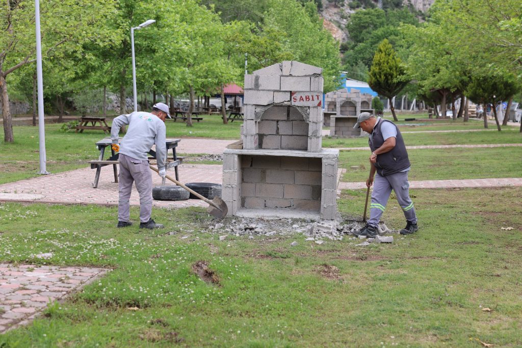 Başkan Ali Avan, Akköprü Mesire Alanı’ndaki Çalışmaları Yerinde İnceledi