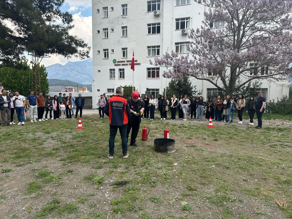 Pozantı Meslek Yüksekokulu’nda Afet ve Yangın Farkındalık Eğitimi Düzenlendi