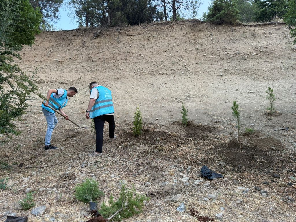 Pozantı’da Ülkücü Gençler Geleceğe Fidan Dikti