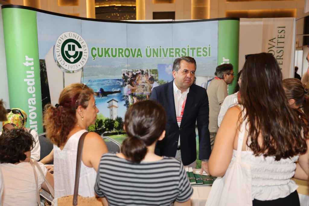 Rektör Prof. Dr. Beriş Tercih Sürecindeki Öğrencilere Çukurova Üniversitesini Tanıttı