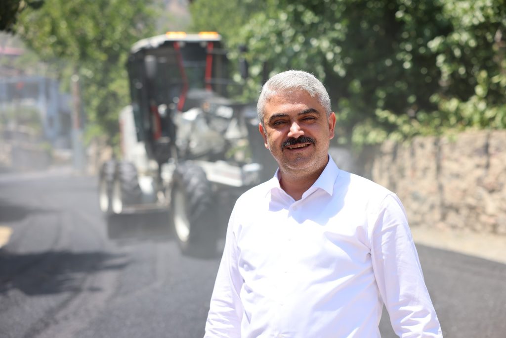 Pozantı Belediyesi’nden İstiklal Mahallesi’ne Sıcak Asfalt Müjdesi