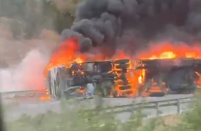 Pozantı – Adana Otoyolunda Devrilen Tır Alevlere Teslim Oldu