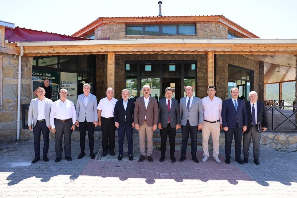 Pozantı’da Ulaştırma ve Sağlık Alanında Önemli Adımlar Atıldı