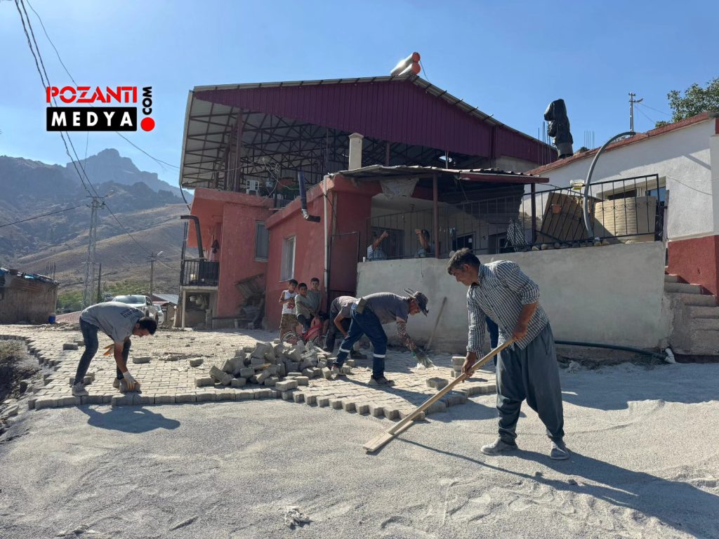 Pozantı Belediyesi, Parke Taşı Döşeme Çalışmalarını Sürdürüyor