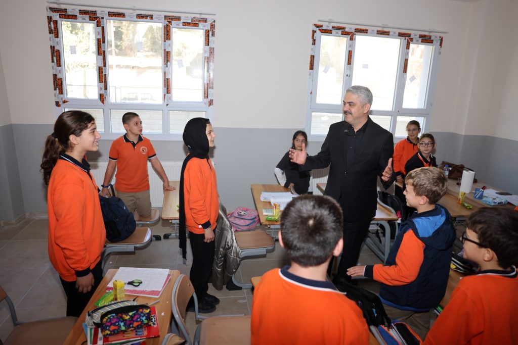 Başkan Avan, Sınıf Başkanı Sarı’nın Sözünü Yerde Bırakmadı