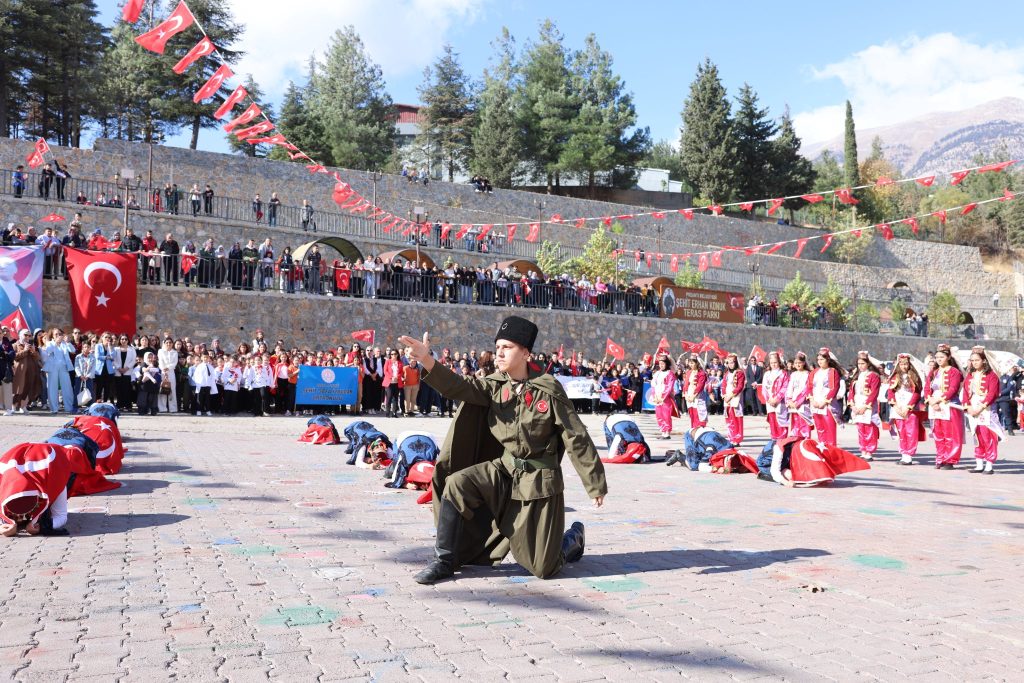 Pozantı’da Cumhuriyet Bayramı’nın 102. Yılı Coşkuyla Kutlandı