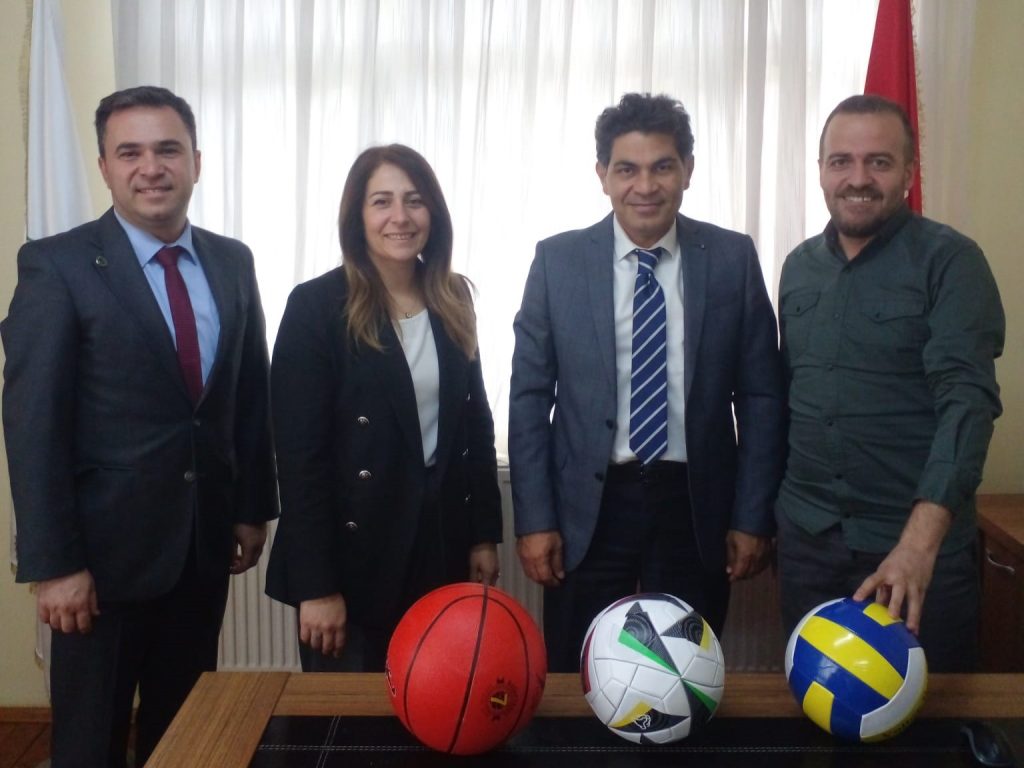 Belediye Başkanı Ali Avan’dan Üniversiteli Gençlere Destek