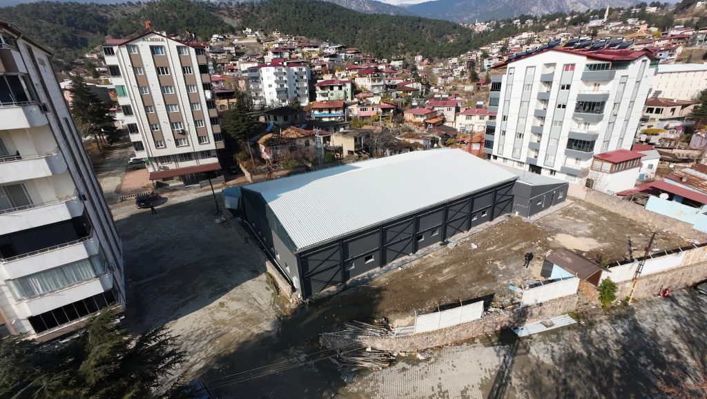 Pozantı’da Kapalı Yüzme Havuzu Projesinde Sona Yaklaşıldı