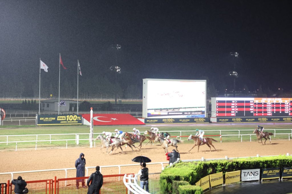 Pozantı Belediye Başkanlığı Koşusunu Kocaefe Kazandı