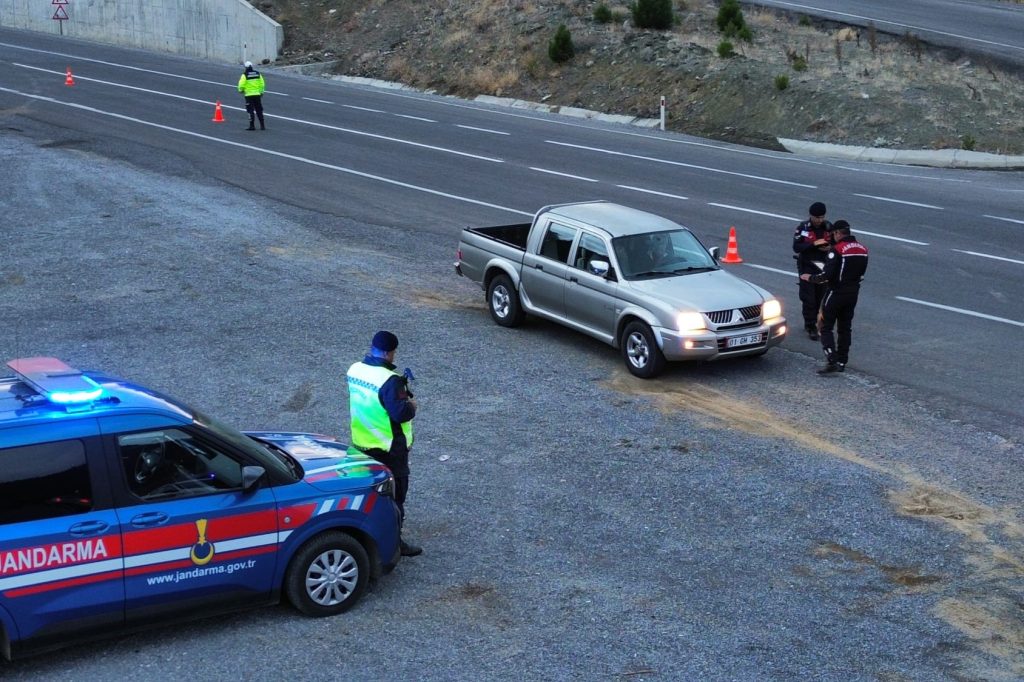 Pozantı’da Emniyet ve Jandarma’nın Kasım Ayı Çalışmaları Açıklandı