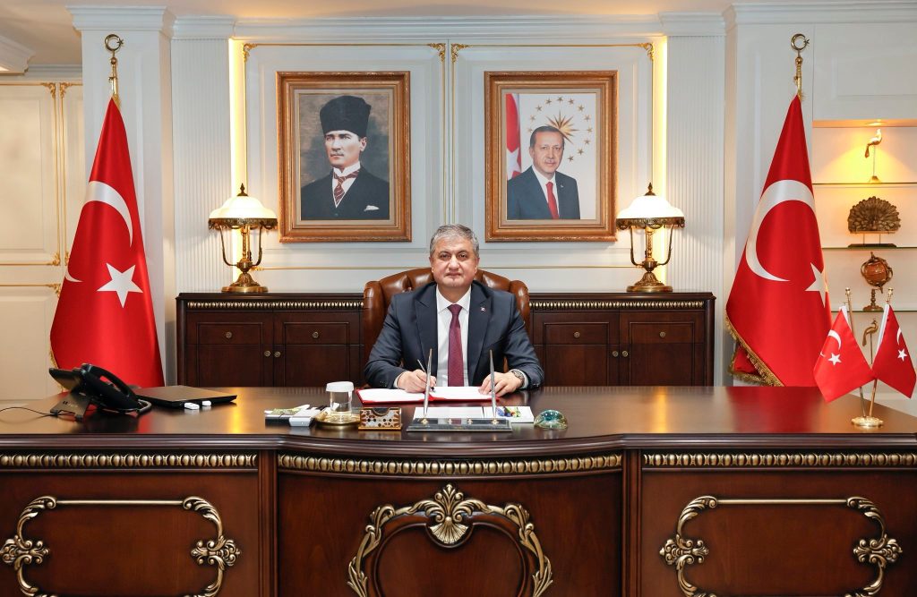 Adana Valisi Mustafa Yavuz Görevine Başladı