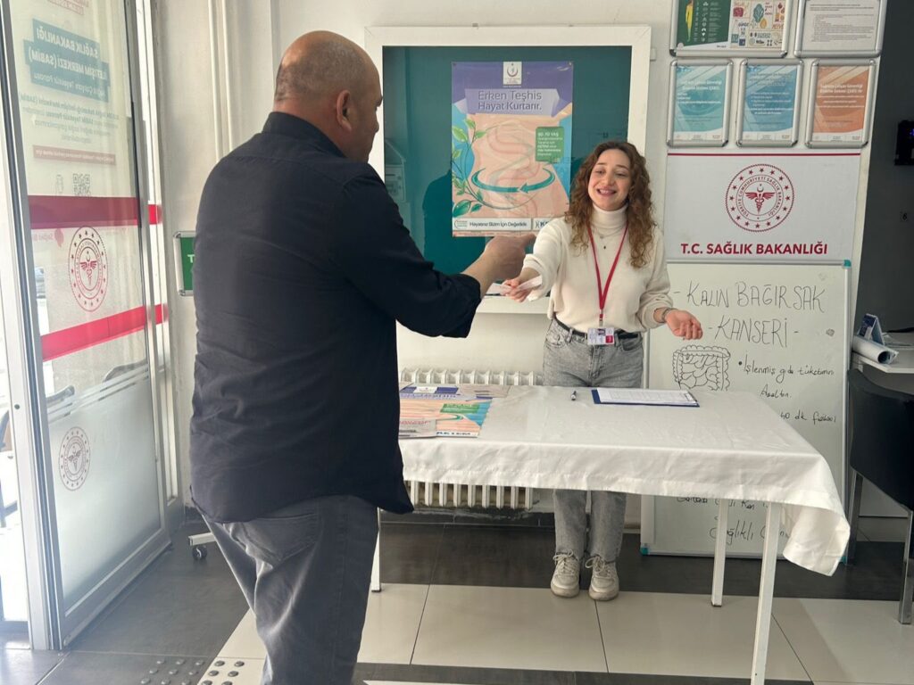 Pozantı Devlet Hastanesinde Kolorektal Kanser Farkındalığı İçin Bilgilendirme Standı Kuruldu