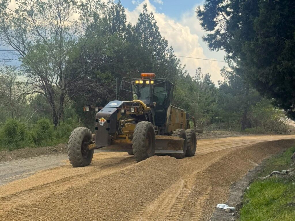 Büyükşehir Belediyesinin Pozantı’da Yol Çalışmaları Hızla Sürüyor