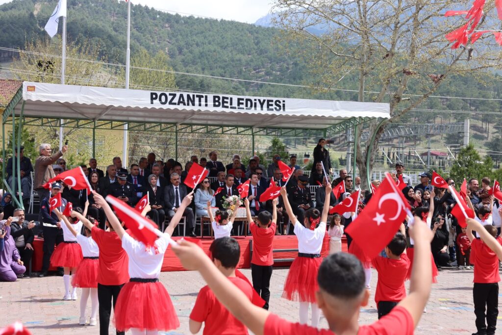 POZANTI’DA COŞKULU 23 NİSAN KUTLAMASI
