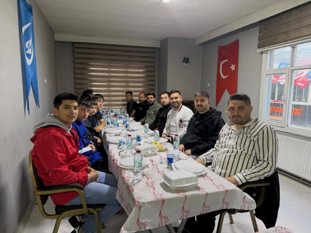 ÜLKÜ OCAKLARI POZANTI’DA 23 NİSAN ÖNCESİ ANLAMLI MEVLİD PROGRAMI