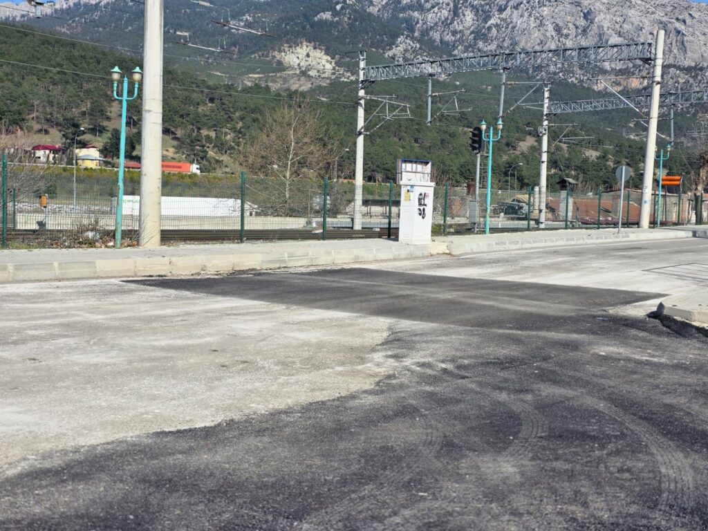 Kırkevler Girişindeki Asfalt Sorunu Nihayet Çözüldü