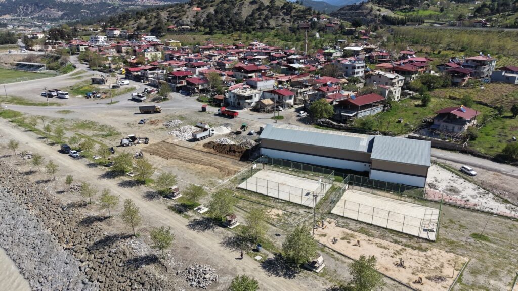 GÖKBEZ’E FİFA STANDARTLARINDA MODERN HALI SAHA YAPILIYOR