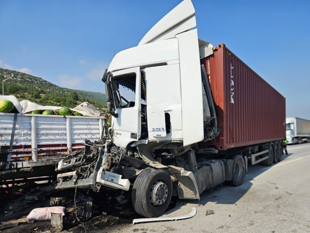 POZANTI – TARSUS OTOYOLUNDA TIR KAZASI: 1 YARALI