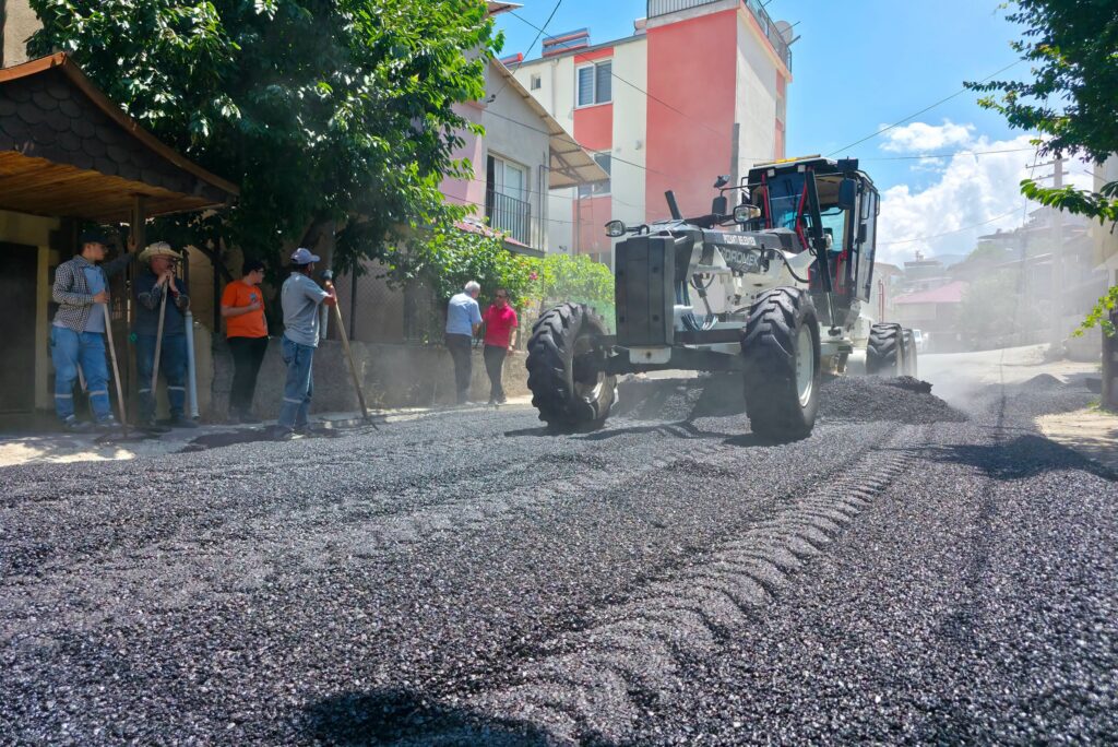 Başkan Ali Avan Asfalt Çalışmalarını Yerinde İnceledi