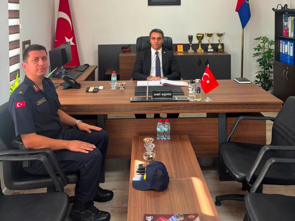 Kaymakam Cengiz’den Emniyet ve Jandarma Komutanına Hayırlı Olsun Ziyareti