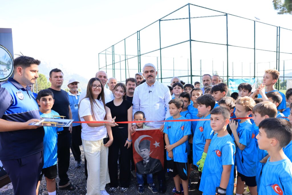 ALPU ŞEHİTLER PARKI VE HALI SAHANIN RESMİ AÇILIŞI YAPILDI