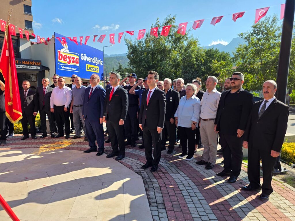 POZANTI’DA GAZİLER GÜNÜ ANMA PROGRAMI GERÇEKLEŞTİRİLDİ