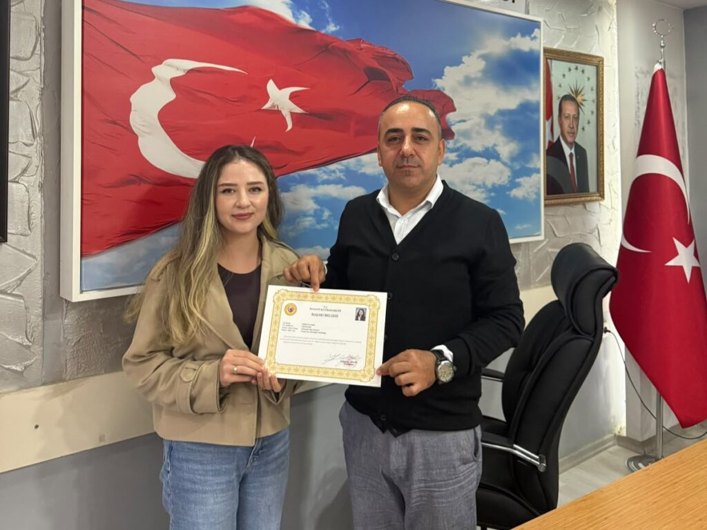 KAYMAKAM CENGİZ’DEN EĞİTİM CAMİASINA BAŞARI BELGESİ