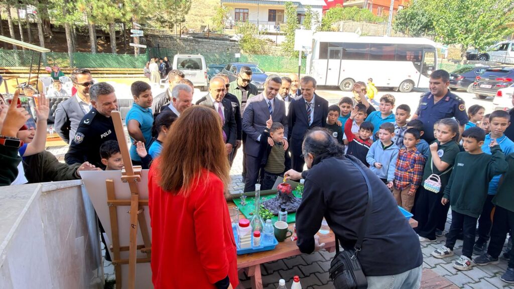 KAMIŞLI FATİH İLKOKULU’NDA TÜBİTAK 4009 PROJESİNİN AÇILIŞI GERÇEKLEŞTİRİLDİ