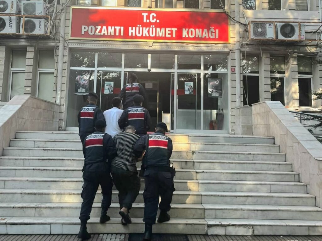 POZANTI’DAKİ YAŞLILARI 3 MİLYON 550 BİN TL DOLANDIRAN ZANLILAR KISKIVRAK YAKALANDI